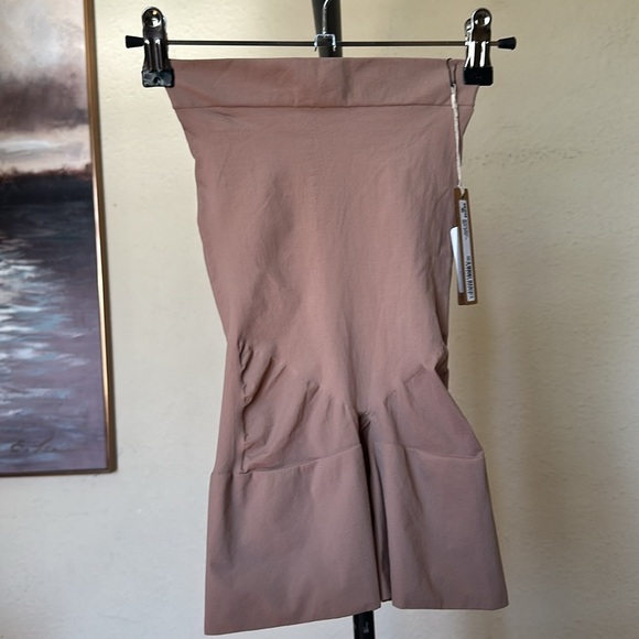 Skims Everyday Sculpt Short Sienna Size L‎ NWT - Picture 6 of 11